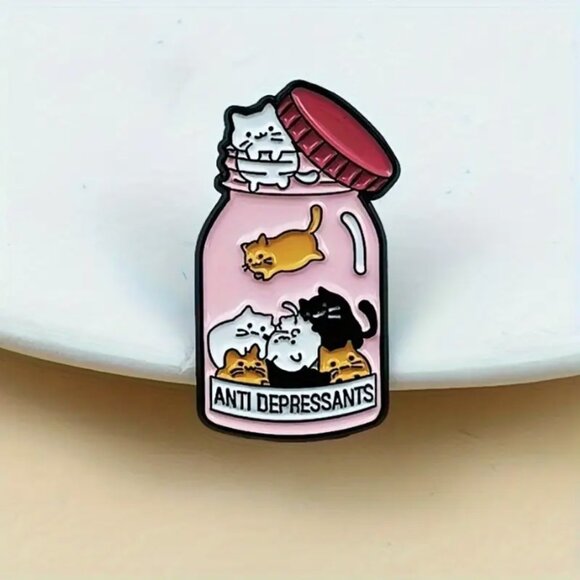 ๐50% OFF/3+...Bottle of Cute Antidepressants Pin - Picture 4 of 7